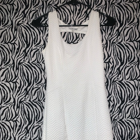 White dress - Picture 1 of 4